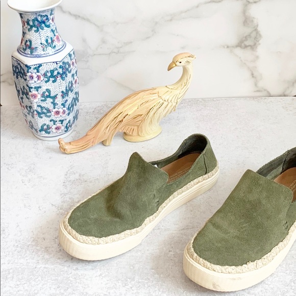 Toms Shoes - Toms • Suede Espadrille Slip Ons • 9